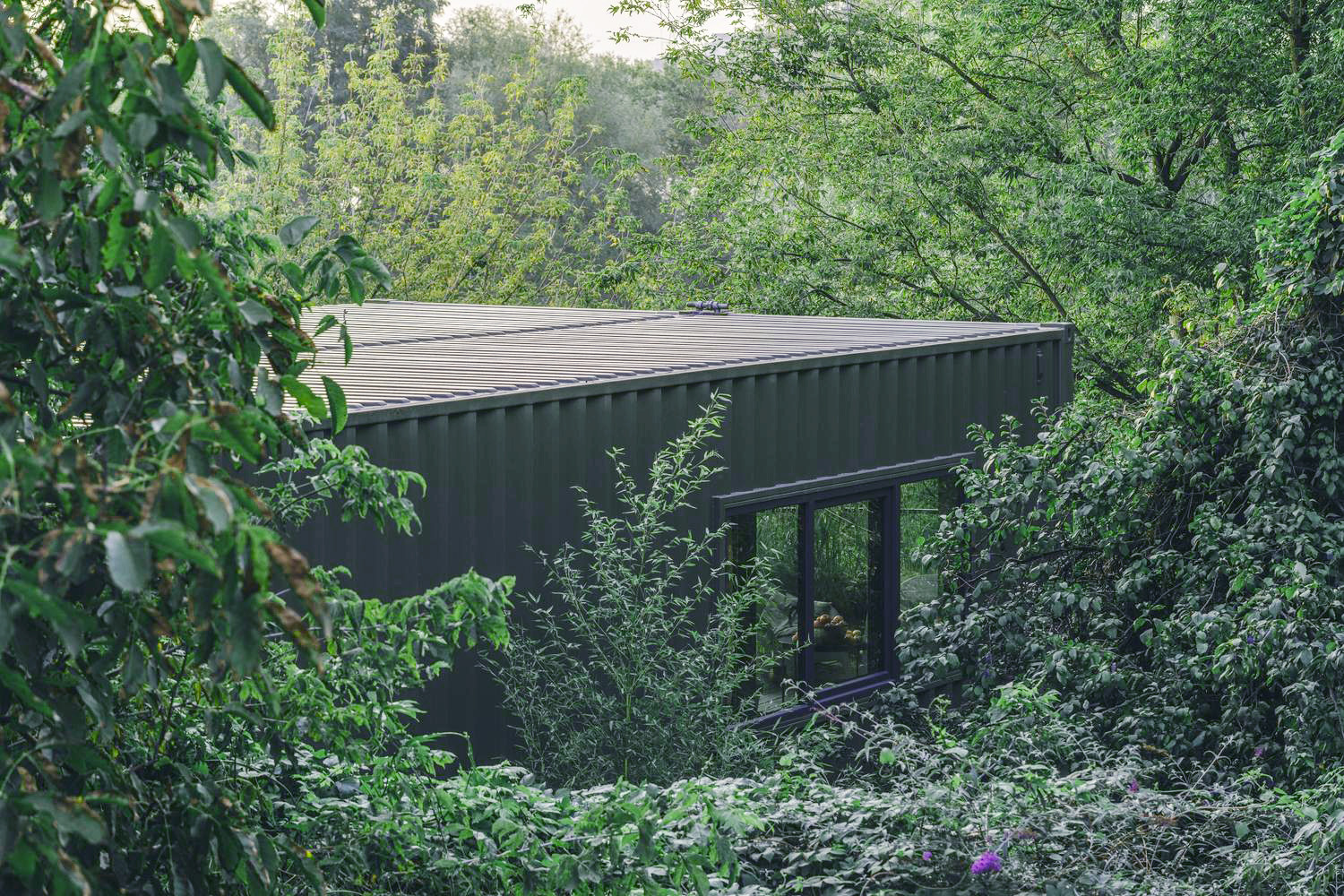 Ginkgo Studio — habitat modulaire en containers maritimes recyclés